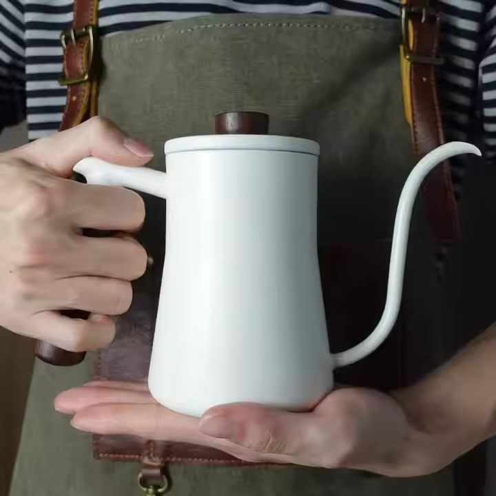 BLP-007 white 600ml kettle