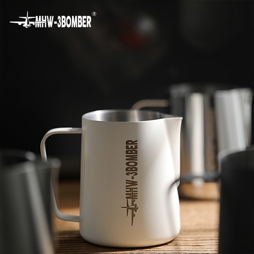 MHW-3BOMBER Pitcher 3.0 (White)